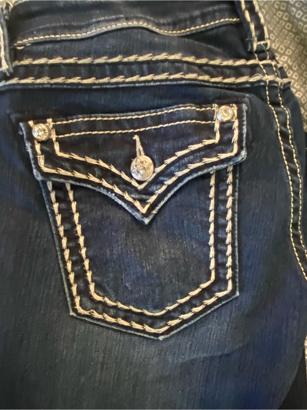 Miss Me Dark Blue cuffed capri Jeans with White Contrast Stitching - Picture 3 of 8